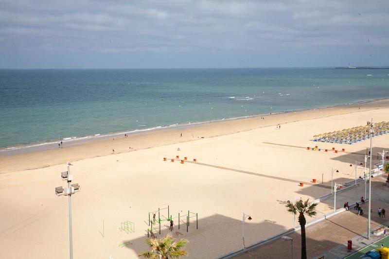 Azul Maritimo Apartment Cadiz Bagian luar foto