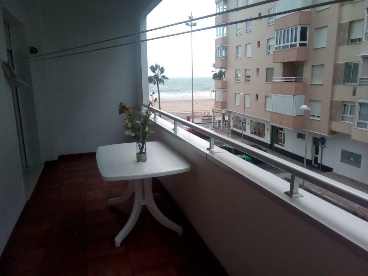 Azul Maritimo Apartment Cadiz Bagian luar foto